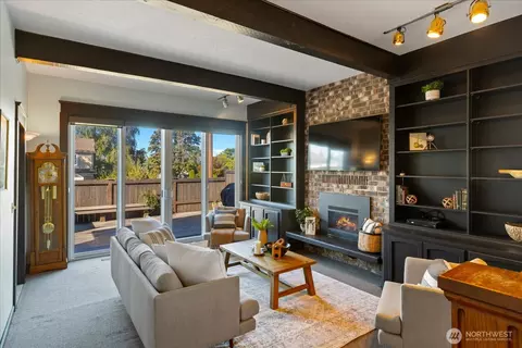 Living - 1102 Rucker Ave, Everett, WA 98201 photo 6 of 8
