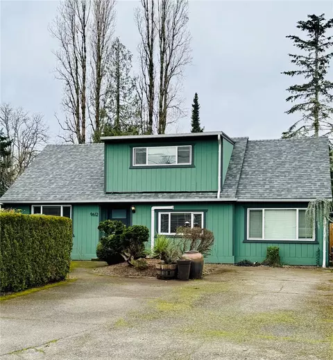 9612 Oak Ln SW, Lakewood, WA 98499