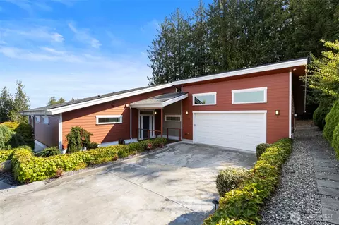 7748 E Hemlock St, Port Orchard, WA 98366