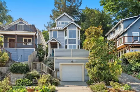445 26th Ave E, Seattle, WA 98112