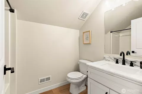 Bath - 221 Riggs Dr E, Enumclaw, WA 98022 photo 5 of 6