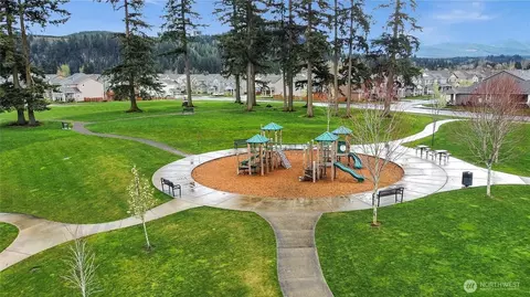 View/Area - 221 Riggs Dr E, Enumclaw, WA 98022 photo 3 of 4