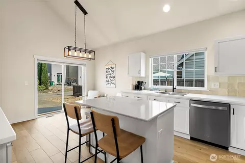Kitchen - 221 Riggs Dr E, Enumclaw, WA 98022 photo 4 of 6