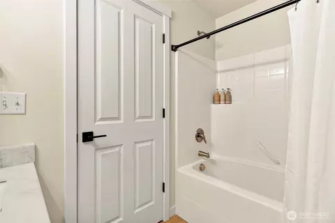 Bath - 221 Riggs Dr E, Enumclaw, WA 98022 photo 6 of 6