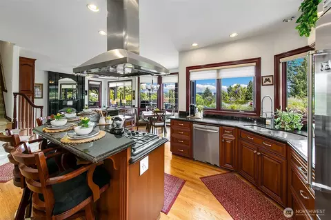 Kitchen - 21031 49th Ave SE, Bothell, WA 98021 photo 2 of 3