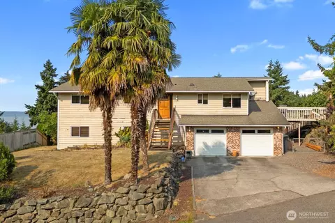 9100 Olympic View Dr, Edmonds, WA 98026