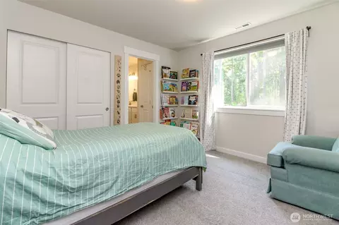 Bedroom - 19211 Patterson Rd E, Orting, WA 98360 photo 2 of 5