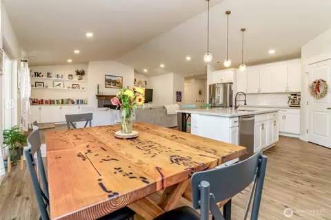 Dining - 19211 Patterson Rd E, Orting, WA 98360 photo 3 of 3