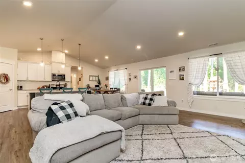 Living - 19211 Patterson Rd E, Orting, WA 98360 photo 1 of 1