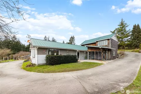 486 W Henni Rd, Oak Harbor, WA 98277