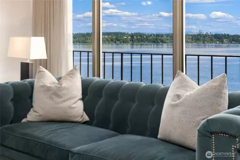Living - 1620 43rd Ave E #5B, Seattle, WA 98112 photo 6 of 7