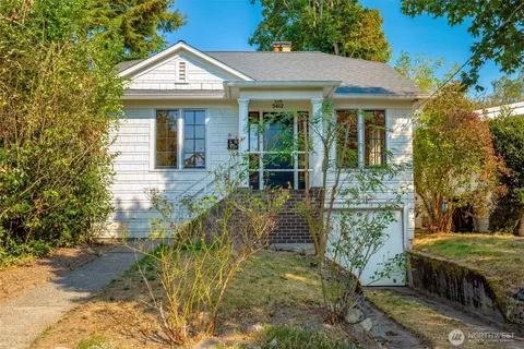 5412 Kensington Pl N, Seattle, WA 98103