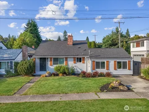 4816 SW Alaska St, Seattle, WA 98116