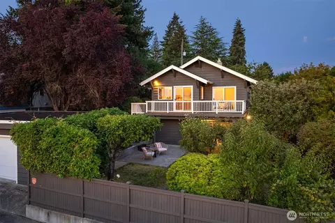 9015 38th Ave SW, Seattle, WA 98126