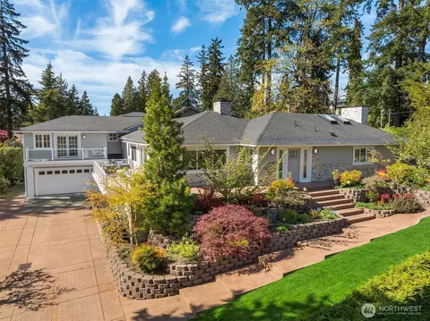 29 94th Ave NE, Bellevue, WA 98004
