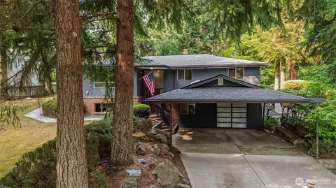 18630 SE 216th St, Renton, WA 98058