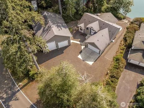799 Duck Lake Dr SE, Ocean Shores, WA 98569