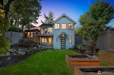 9015 Burke Ave N, Seattle, WA 98103