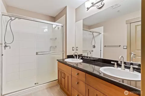 Bath - 2115 201st Pl SE #L2, Bothell, WA 98012 photo 2 of 4