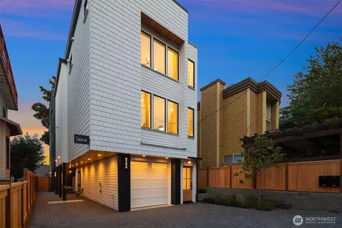 920 34th Ave #A, Seattle, WA 98122
