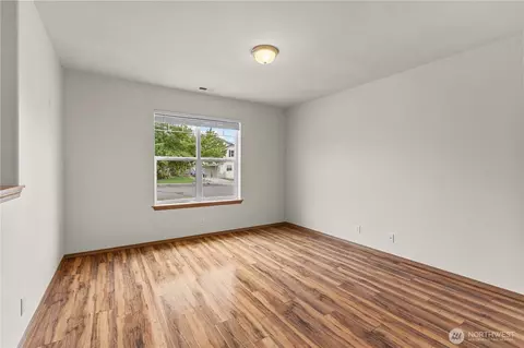 109 Weaver St NE, Orting, WA 98360 photo 4
