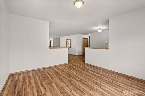 109 Weaver St NE, Orting, WA 98360 photo 5