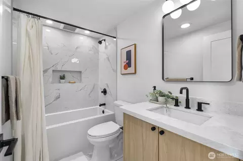 Bath - 3424 20th Ave S, Seattle, WA 98144 photo 4 of 5