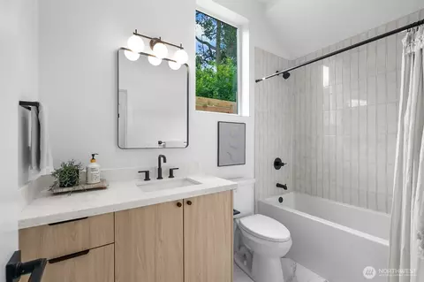 Bath - 3424 20th Ave S, Seattle, WA 98144 photo 5 of 5