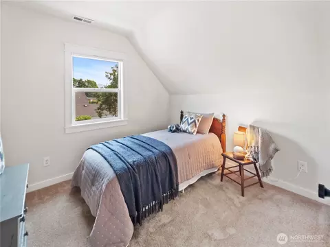 Bedroom - 1637 Marion St, Enumclaw, WA 98022 photo 7 of 8