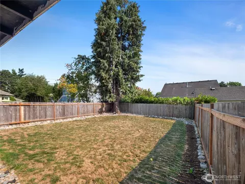 Exterior - 1637 Marion St, Enumclaw, WA 98022 photo 8 of 9