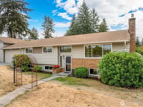 1807 N 170th St, Shoreline, WA 98133