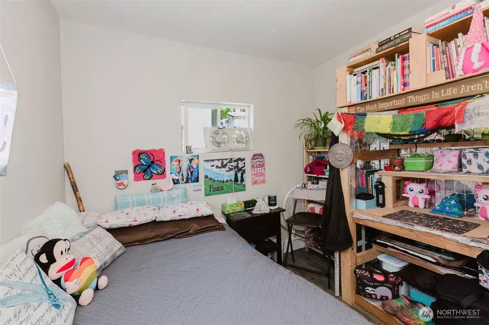 Bedroom - 2824 Robin Ave, Bremerton, WA 98310 photo 2 of 4