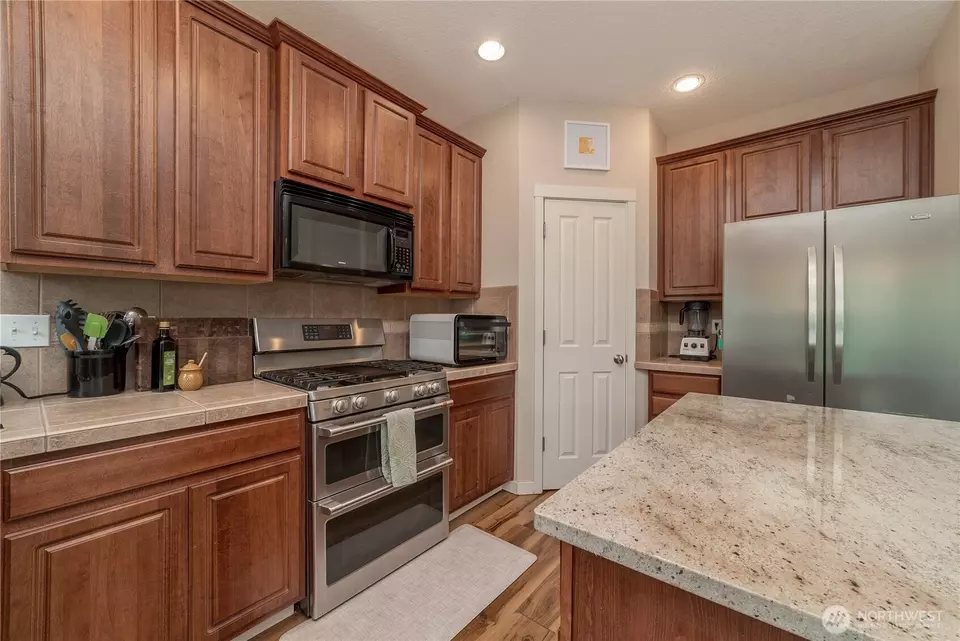 Kitchen - 5314 NE 53rd Ct, Vancouver, WA 98661 photo 3 of 4