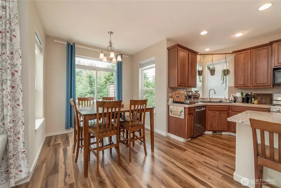 Dining - 5314 NE 53rd Ct, Vancouver, WA 98661 photo 1 of 1