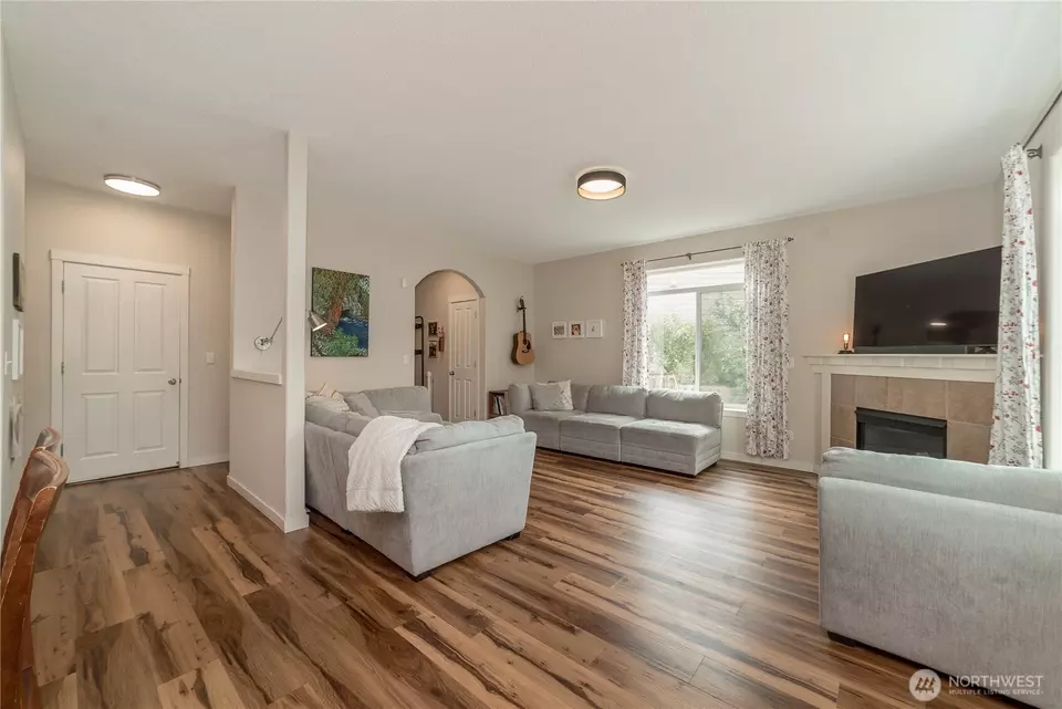 Living - 5314 NE 53rd Ct, Vancouver, WA 98661 photo 1 of 1