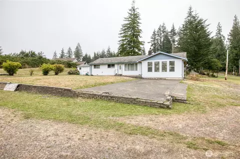 576 Ocean Beach Rd, Hoquiam, WA 98550