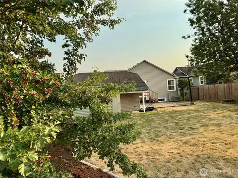 Exterior - 2025 Neilsen Ave, Enumclaw, WA 98022 photo 8 of 12