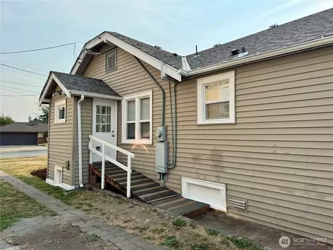 Exterior - 2025 Neilsen Ave, Enumclaw, WA 98022 photo 3 of 12
