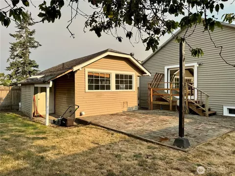 Exterior - 2025 Neilsen Ave, Enumclaw, WA 98022 photo 10 of 12