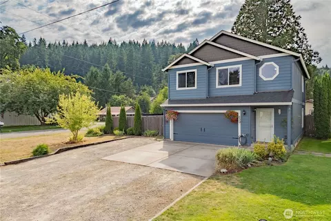 130 N Johnson Ave, Yacolt, WA 98675