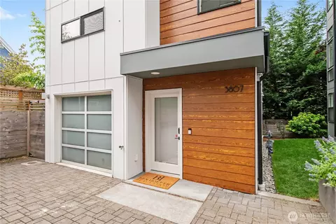 3807 Ashworth Ave N, Seattle, WA 98103