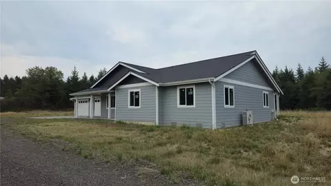 Exterior - 400 E Mclane Cove Dr, Grapeview, WA 98546 photo 4 of 12