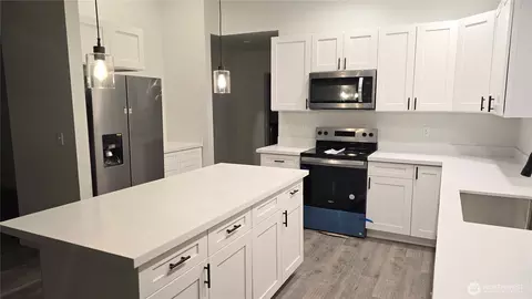 Kitchen - 400 E Mclane Cove Dr, Grapeview, WA 98546 photo 1 of 2