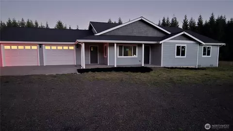 Exterior - 400 E Mclane Cove Dr, Grapeview, WA 98546 photo 2 of 12