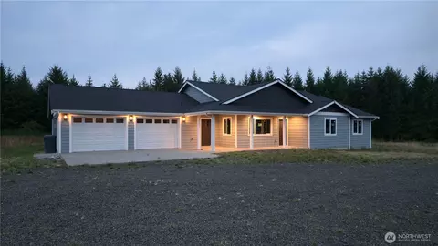 Exterior - 400 E Mclane Cove Dr, Grapeview, WA 98546 photo 11 of 12