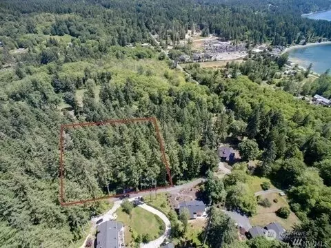 5060 Listening Ave NE, Bainbridge Island, WA 98110