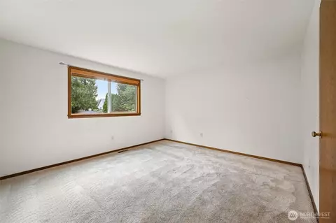 Bedroom - 24225 15 Pl SE, Bothell, WA 98021 photo 4 of 7