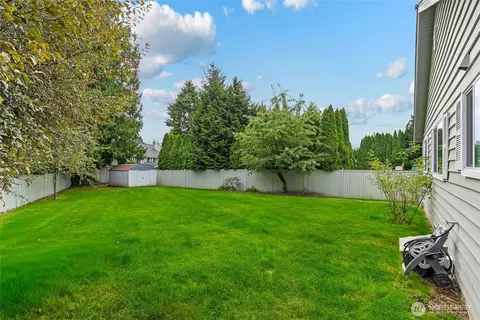 Exterior - 24225 15 Pl SE, Bothell, WA 98021 photo 8 of 8