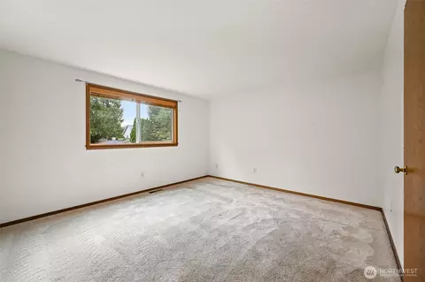 Bedroom - 24225 15 Pl SE, Bothell, WA 98021 photo 2 of 7