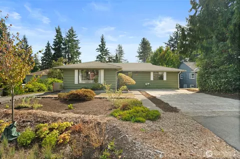 2327 N 117th St, Seattle, WA 98133